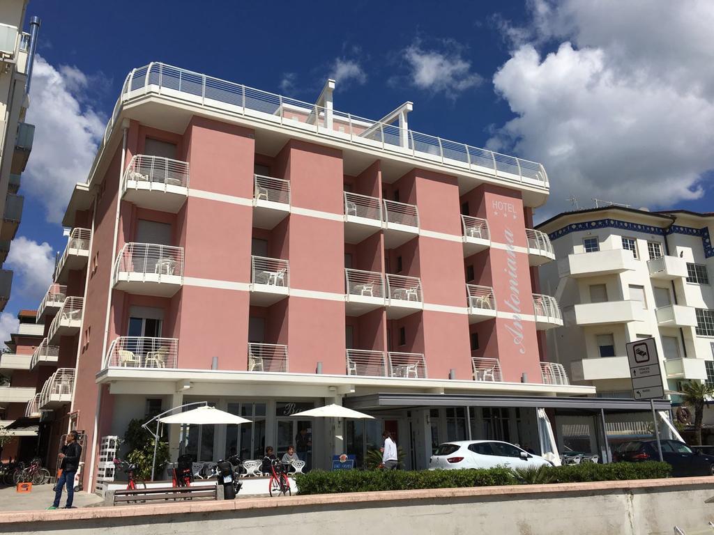 Hotel Antoniana Caorle Esterno foto