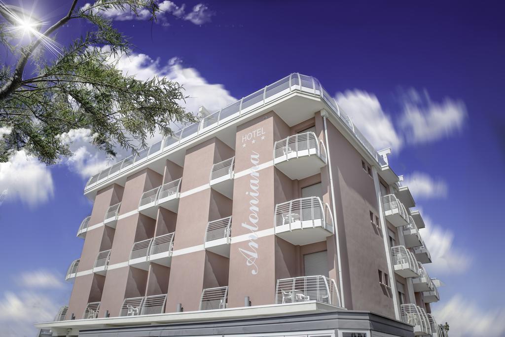 Hotel Antoniana Caorle Esterno foto
